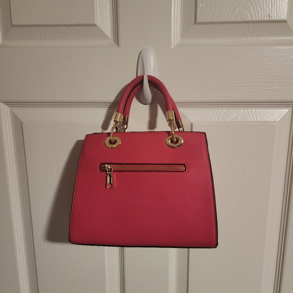 Hot pink purse - Picture 1 of 4